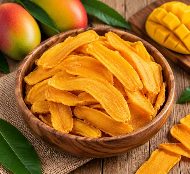 میوه خشک انبه طبیعی با طعم شیرین و عطر استوایی